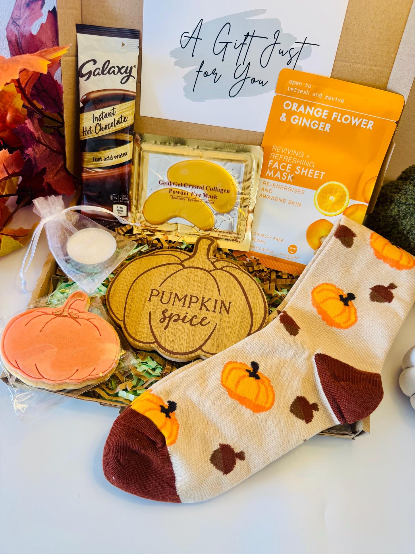 Autumn Letterbox Gift - Hug in a Box - Autumn Gift Box for Her - Fall Pamper Gift - Cost Self Care Gift Box - Boo Box - Halloween Gift