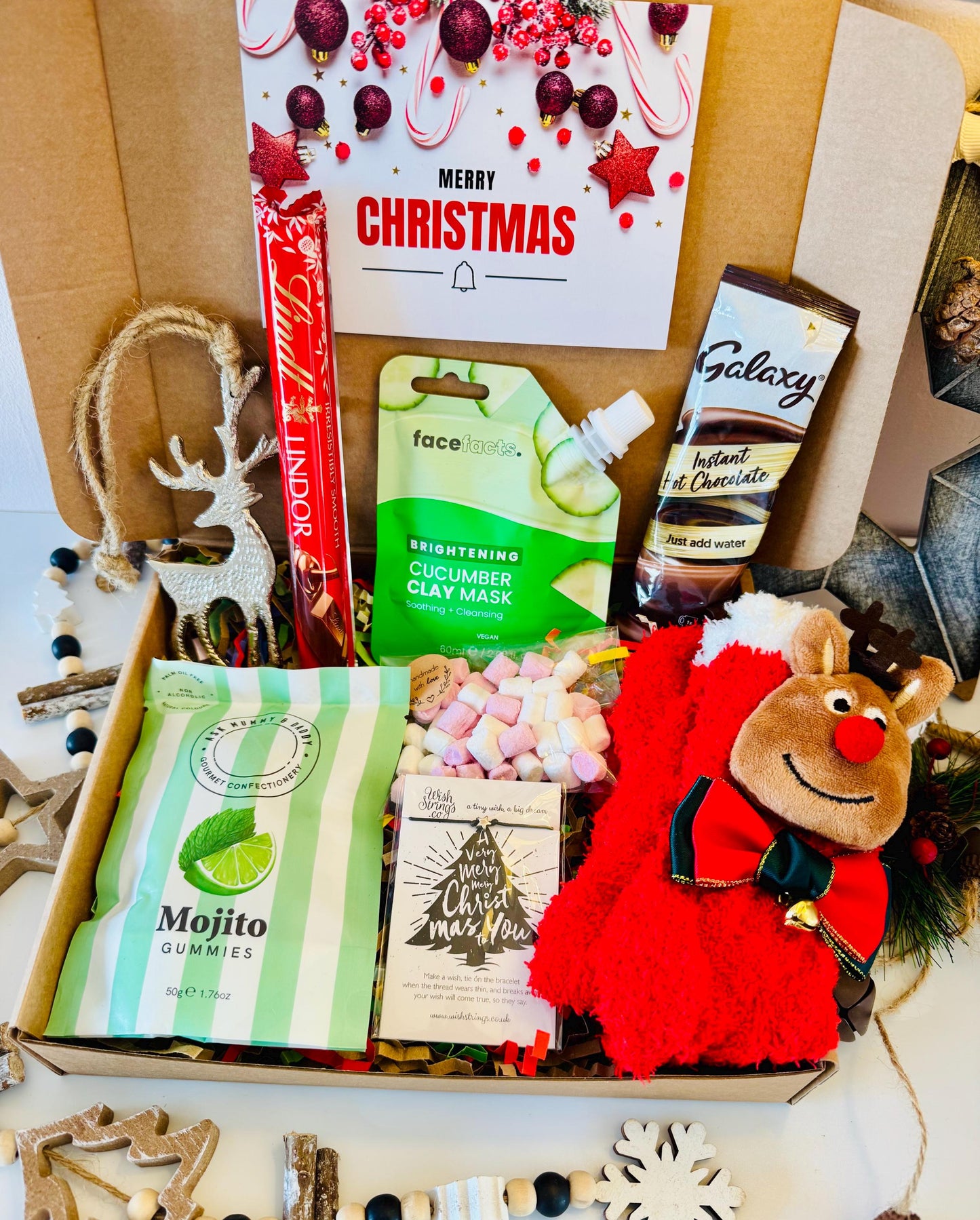 Christmas Hamper Gift Box - Christmas Hug in a Box - Christmas Pamper Gift Box for her - Christmas Spa Gift - Xmas Pamper Treat Box