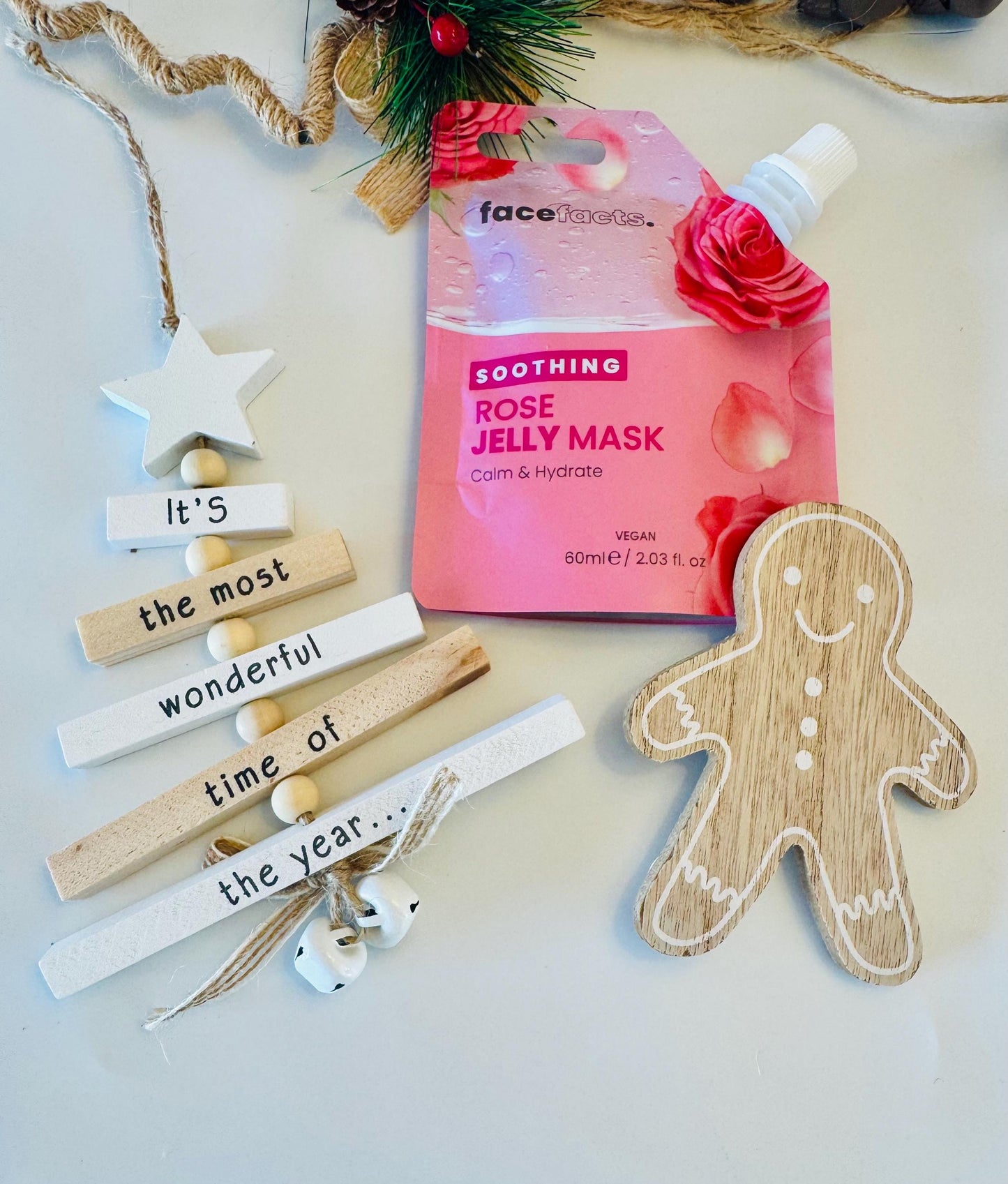 Christmas Pamper Gift Box - Xmas Pamper Letterbox Gift for Her - Self Care - Spa Gift Set - Pamper Hamper - Colleague Present - Hug in a Box