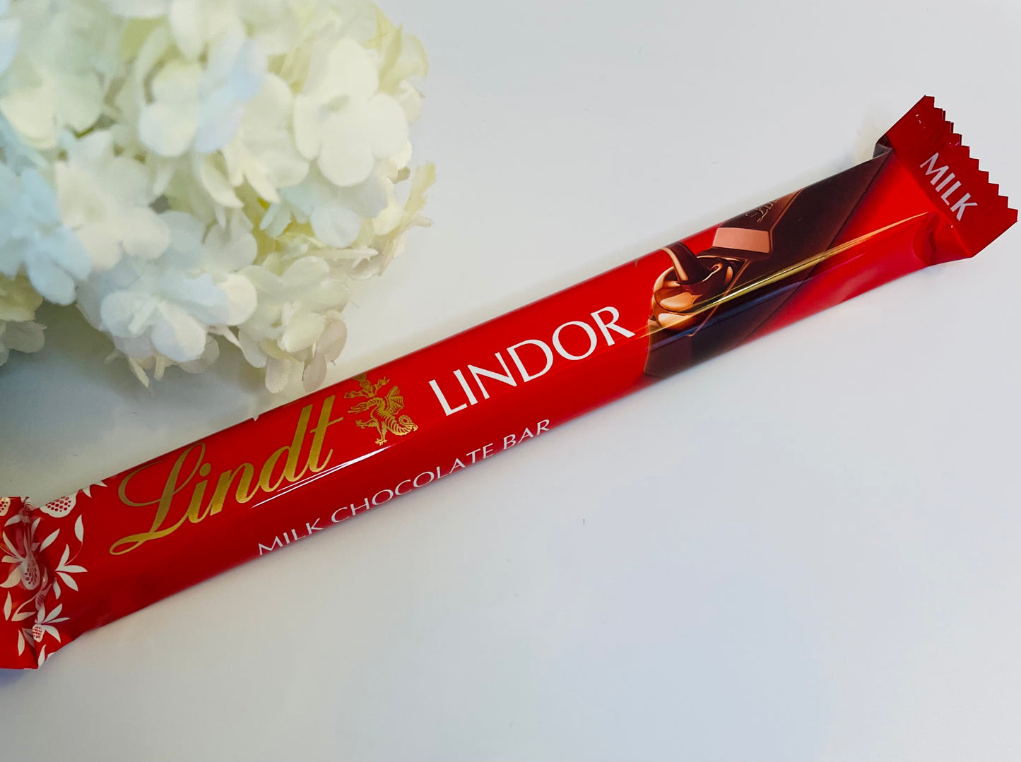 Lindt Lindor Chocolate Bar