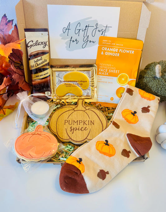 Autumn Letterbox Gift - Hug in a Box - Autumn Gift Box for Her - Fall Pamper Gift - Cost Self Care Gift Box - Boo Box - Halloween Gift