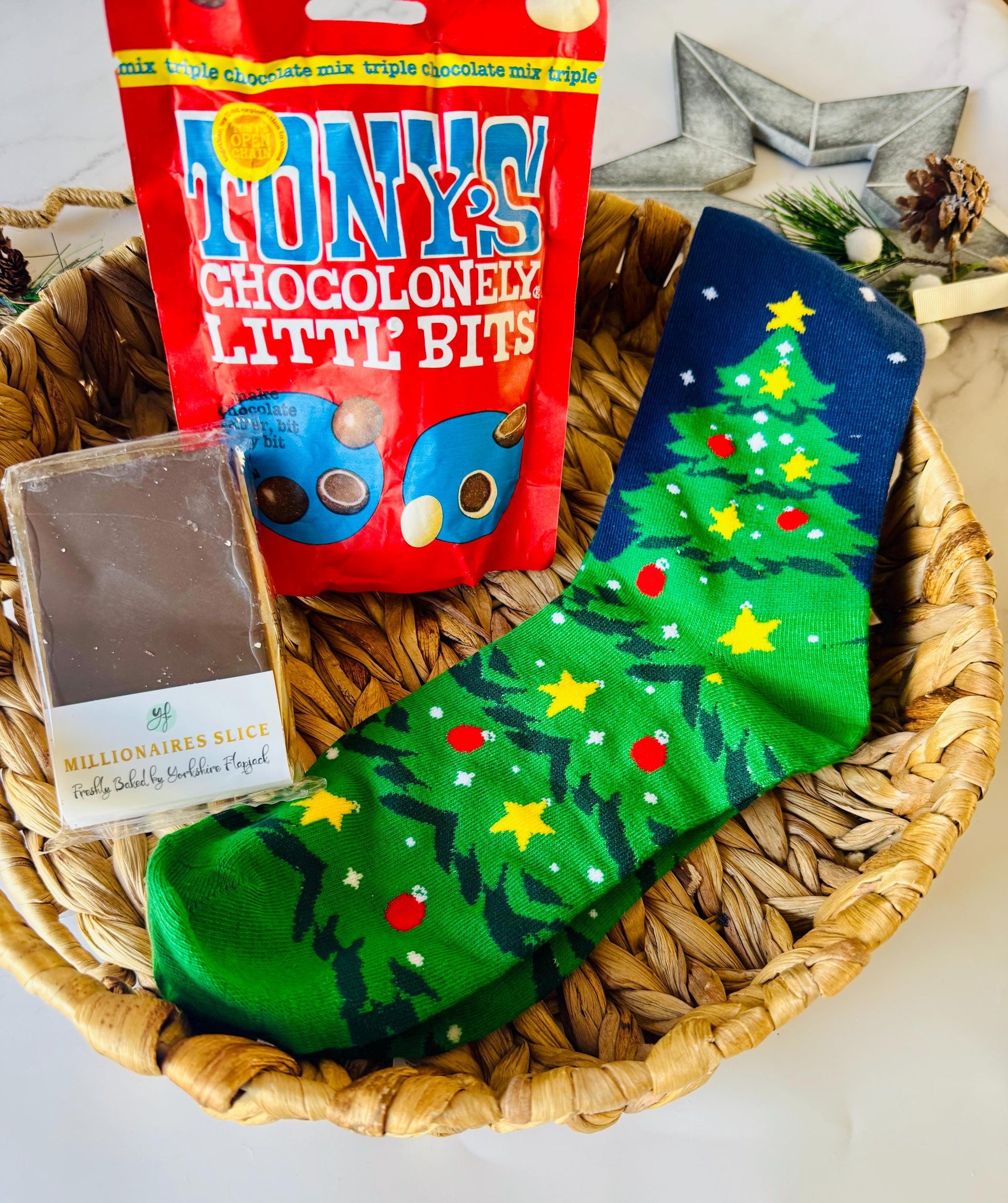 Mens Christmas Treat Box - Christmas Gift for him - Christmas Eve Box - Hamper for Him - Colleague Present - Hug in a Box - Secret Santa