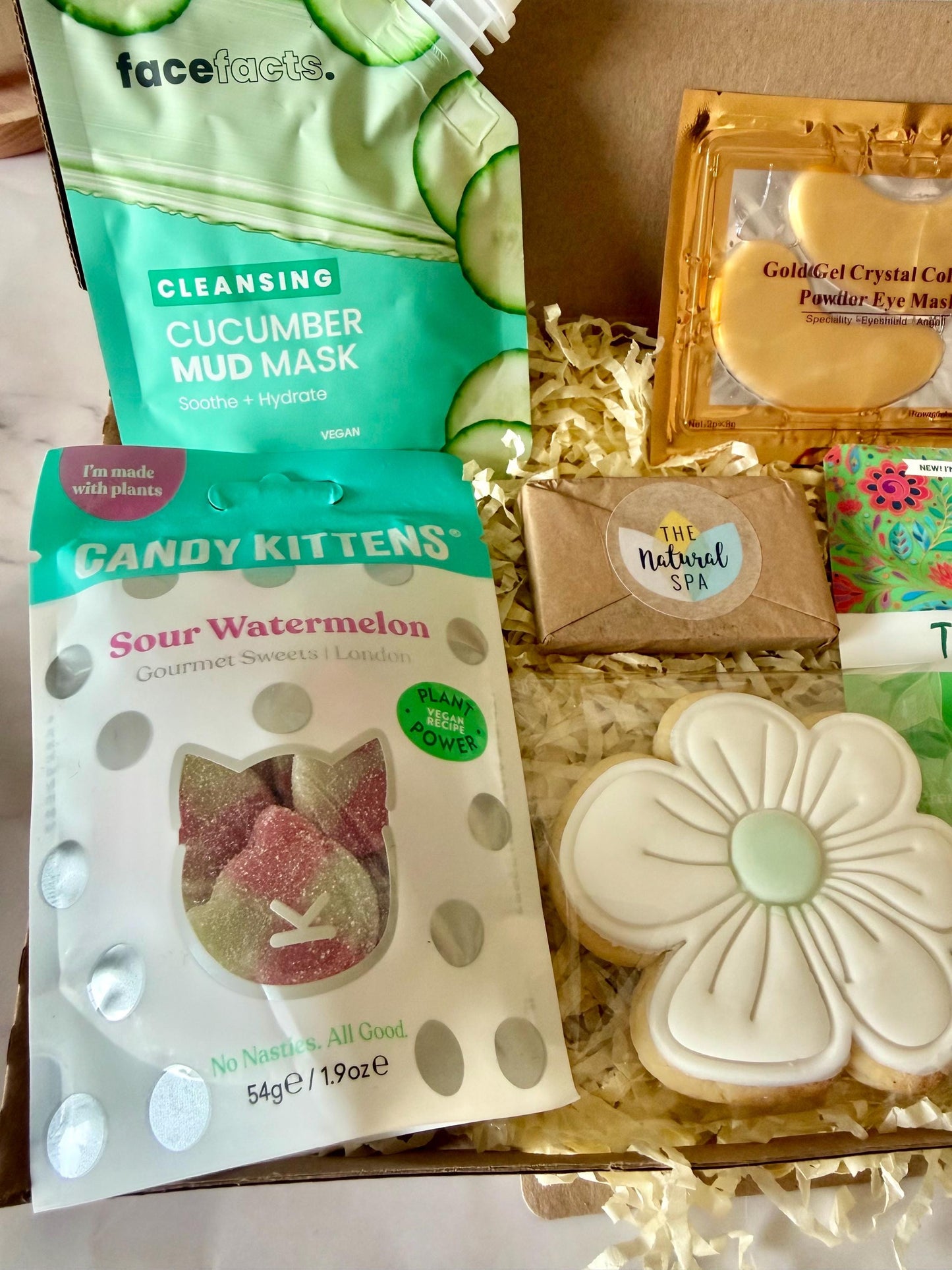 Pamper Gift Box for Her - Hug in a Box Self Care Package - Birthday Pampet Hamper - Pick me Up Gift Box - Thinking of You - Letterbox Gift