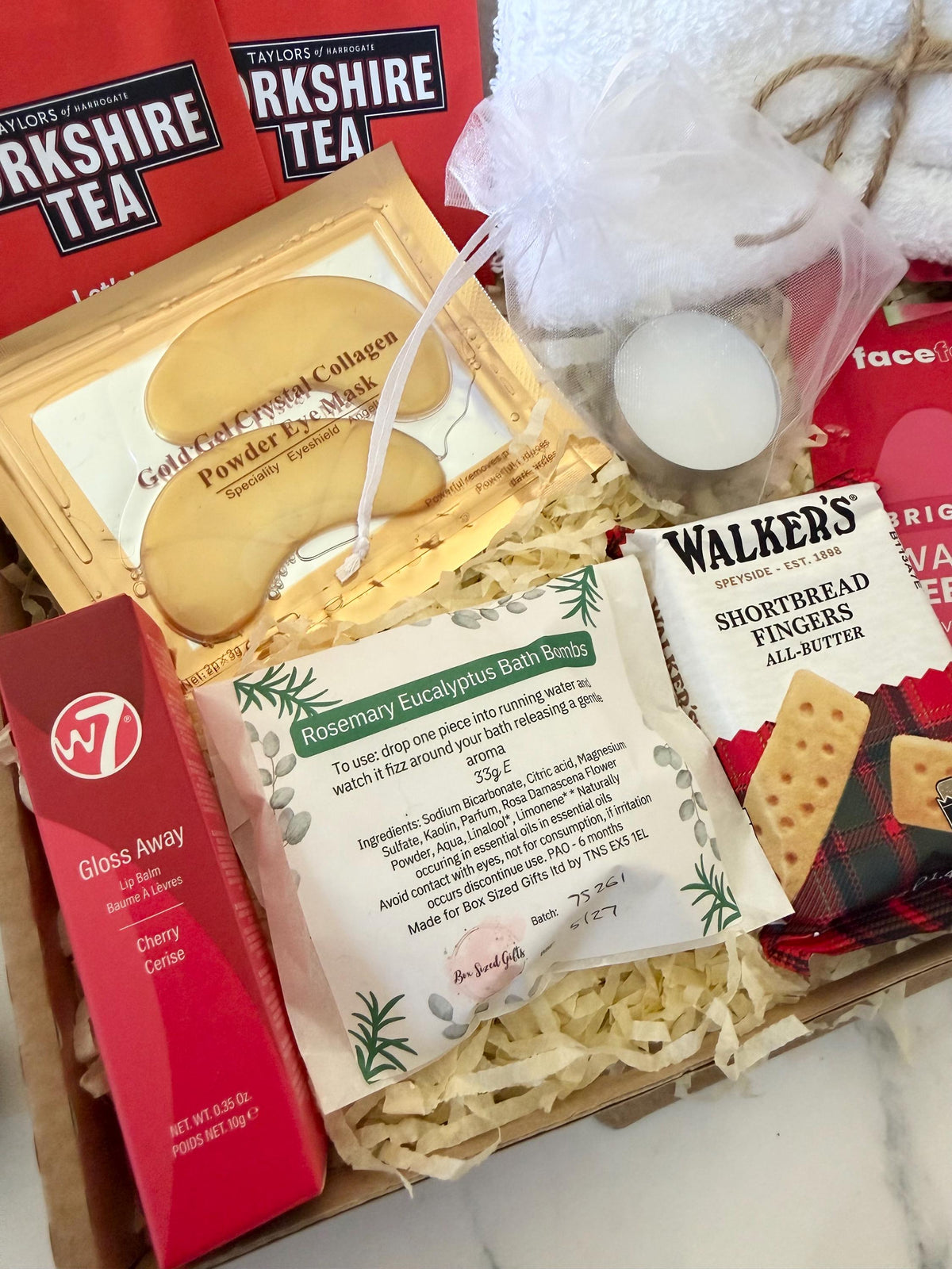 Christmas Pamper Gift - Pamper Hamper - Hug in a Box - Xmas Eve Box - Christmas Gift for Her - Ladies Treat Box - Secret Santa - Self Care