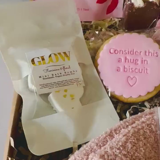 Teen Girl Hug in a Box – Self Care Gift Box - Care Package – Birthday Gift for Teenager – Thinking of You – Comfort Box - Get Well Soon