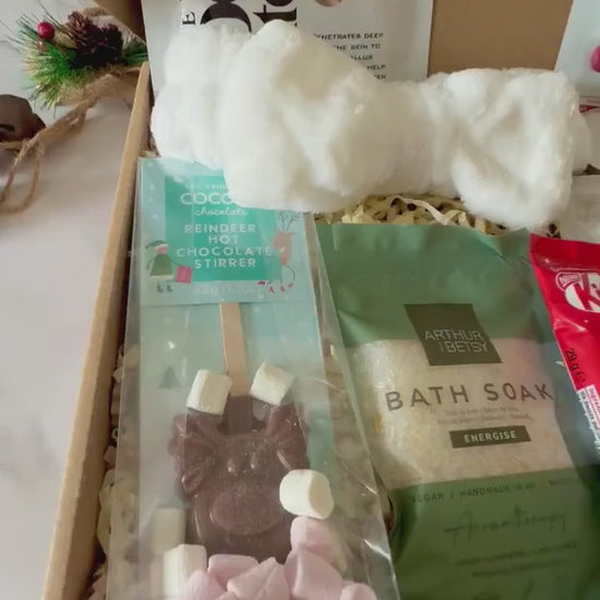 Christmas Pamper Hamper - Xmas Hug in a Box - Self Care Package - Christmas Pamper Gift for her - Spa Gift - Ladies Gift Box - Relaxation