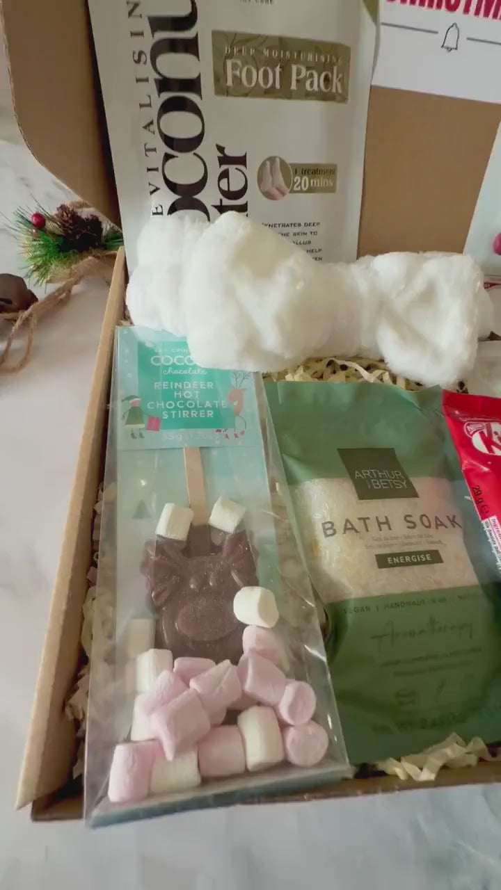 Christmas Pamper Hamper - Xmas Hug in a Box - Self Care Package - Christmas Pamper Gift for her - Spa Gift - Ladies Gift Box - Relaxation